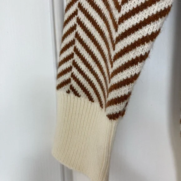 Brown and Cream Chevron Cardigan - Picture 6 of 9